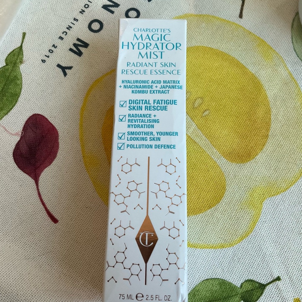 CHARLOTTE'S MAGIC HYDRATOR MIST